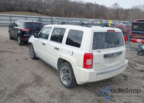 2009 Jeep Patriot Sport z USA, uszkodzony, nr VIN 1J8FF28B09D220571